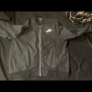 NIKE WOMEN BRAND NEW JACKET